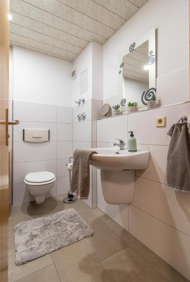 Modernes Apartment Im Gruenen I Balkon I Wlan I Stellplatz 施瓦岑贝格 外观 照片